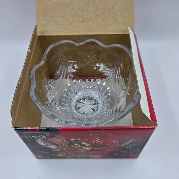 Mikasa Christmas Night Footed Nut or Candy Crystal Bowl - Picture 10 of 10
